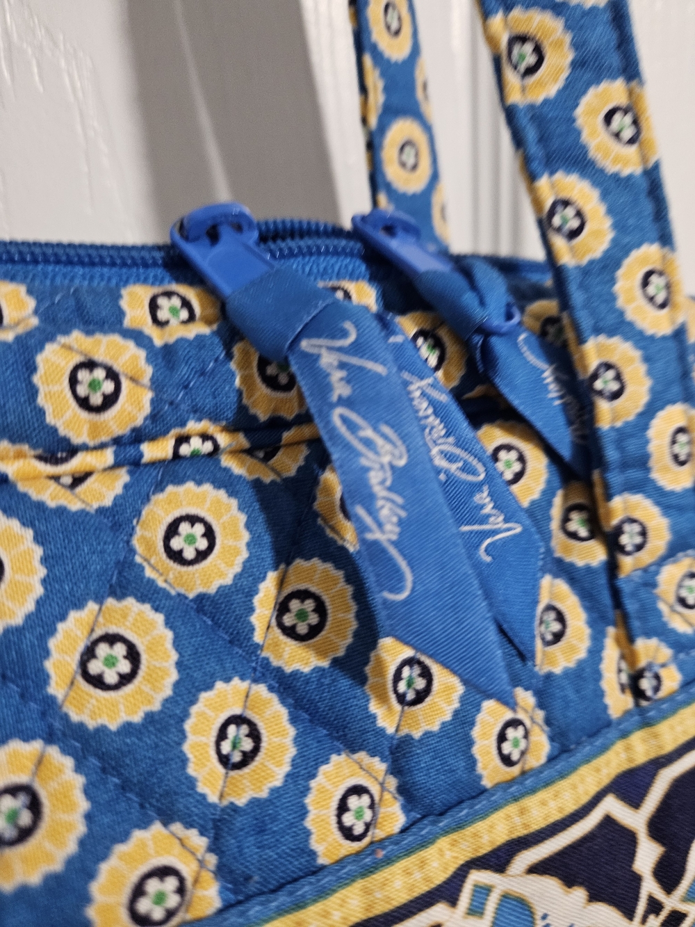 Vera Bradley 9 Pc Set Blue and Yellow Patterned Travel Bags - Picture 2 of 9